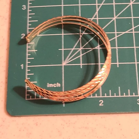 Cuff Bracelet 90's Style - Picture 6 of 7